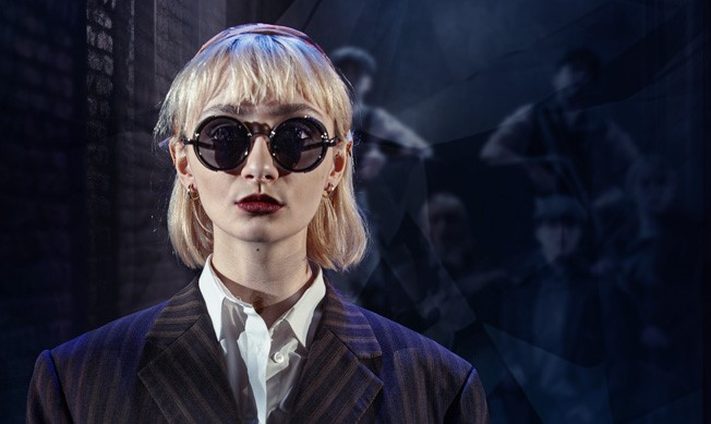 Alice Diamond and the Forty Elephants 

The "superbly multi-talented" (<a href="/TheScotsman/">The Scotsman</a>) <a href="/YoungPleasance/">Young Pleasance</a> return with another large-scale, high-energy, must-see hit. Exploring themes of loyalty, family and betrayal, this ensemble piece follows the real-life stories of this wild gang.