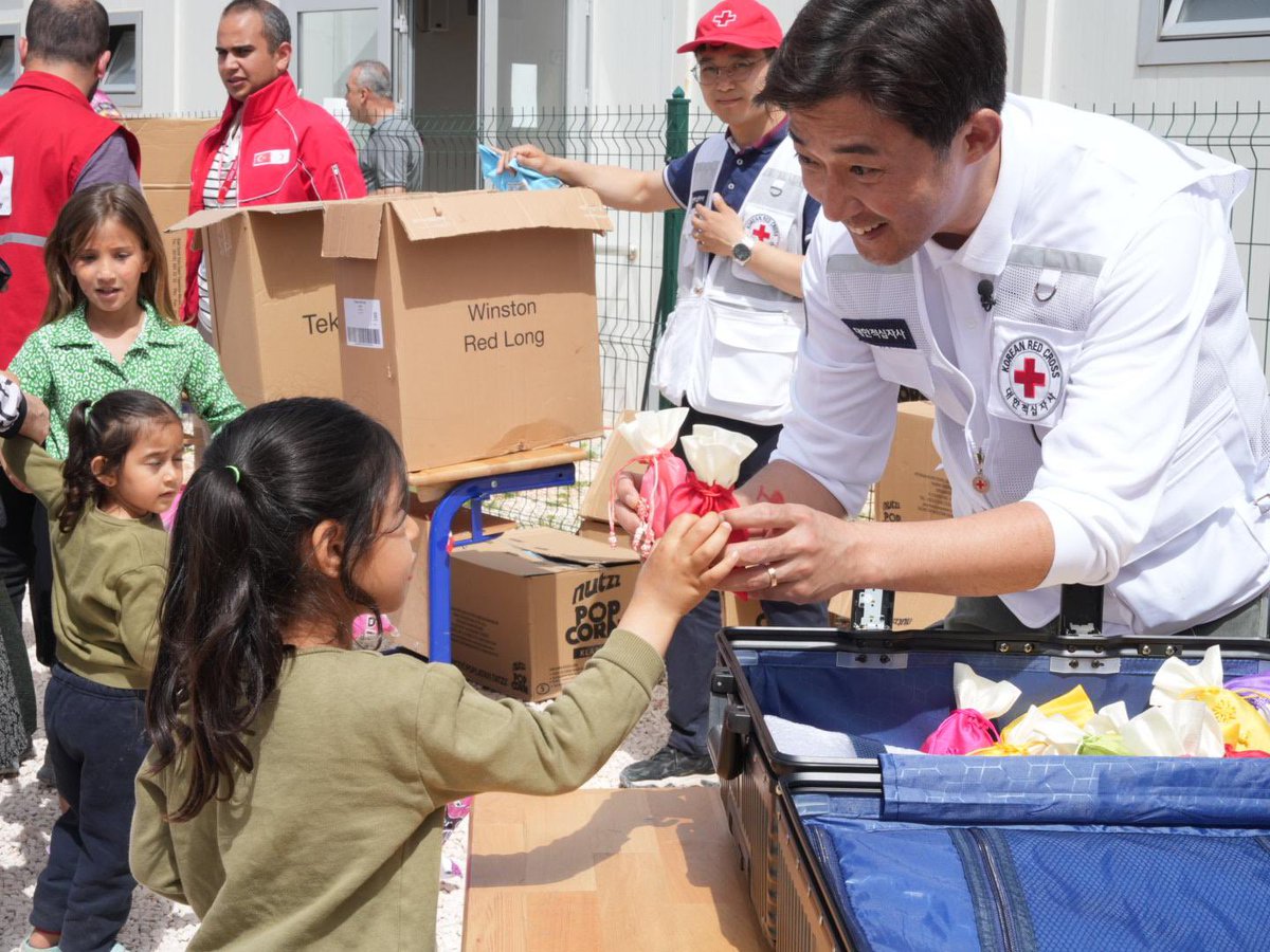 KoreanRedCross tweet picture