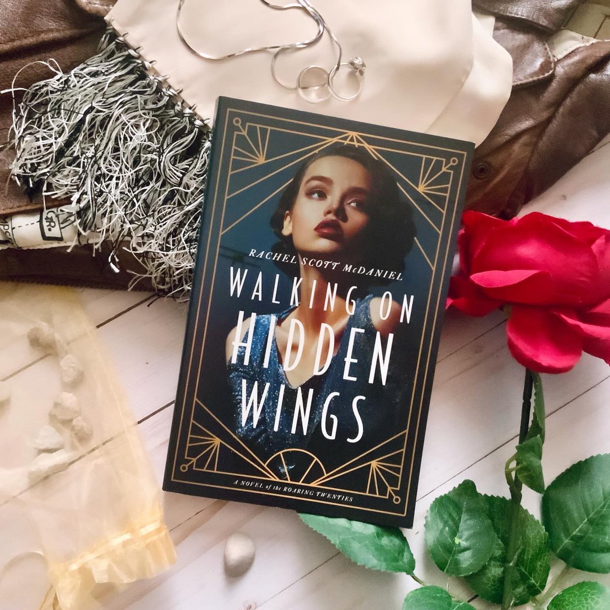 All the stars for this amazing historical romance! Check out my review: instagram.com/p/C6G-y6urqkB/… Now available here: a.co/d/3a903nL #walkingonhiddenwings #historicalmystery #historicalromance #roaring20s #barnstorming #kregelbooks #rachelscottmcdaniel #newbook #BookX