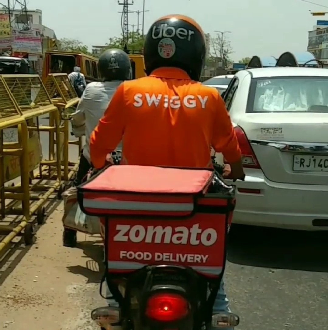 spotted @KaranFromPluto  working for 
@zomato @Swiggy @Uber_India at a same time.