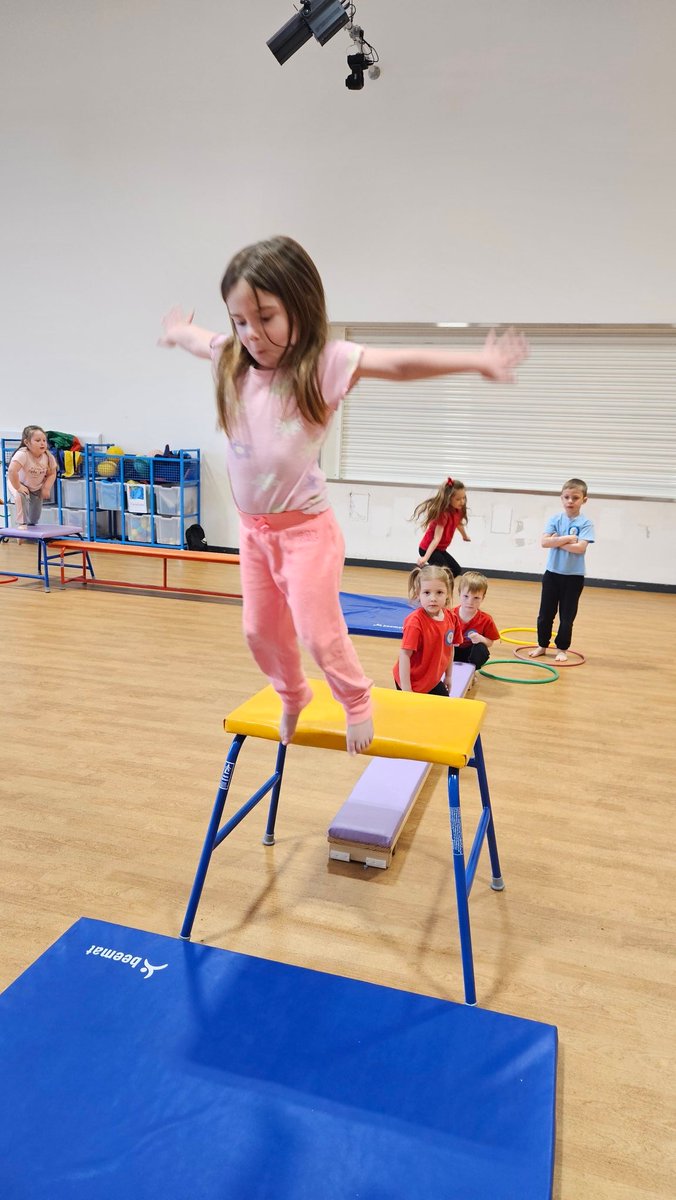 AbbeyPrim's tweet photo. We enjoyed using the apparatus for PE last week and looking at our photos in class to see how we could improve our movements. #Article31 #ReceptionSP https://t.co/LzWNX6k2FC