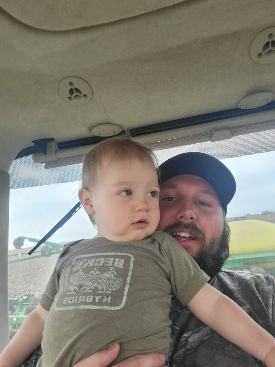 Planting 2024 has started! 
Who’s your cab partner while planting <a href="/BecksHybrids/">Beck's Hybrids</a> ? 
Here is Rebout Farms with the next generation helping out near Janesville, WI 
#plantbecks