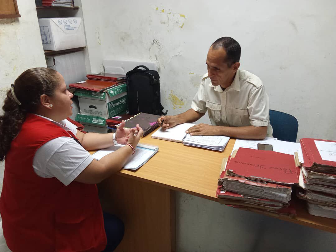 Banavihaldia's tweet photo. #BanavihAnzoátegui🇻🇪|| Visita y verificación de 14 empresas ubicadas en el sector El Carmen del municipio Simón Bolívar.
Despliegue de trabajo donde se orientó sobre los procesos ante el #FAOV, asimismo, se instó a los empleadores morosos a ponerse al día. https://t.co/HVxGDLvaQ0