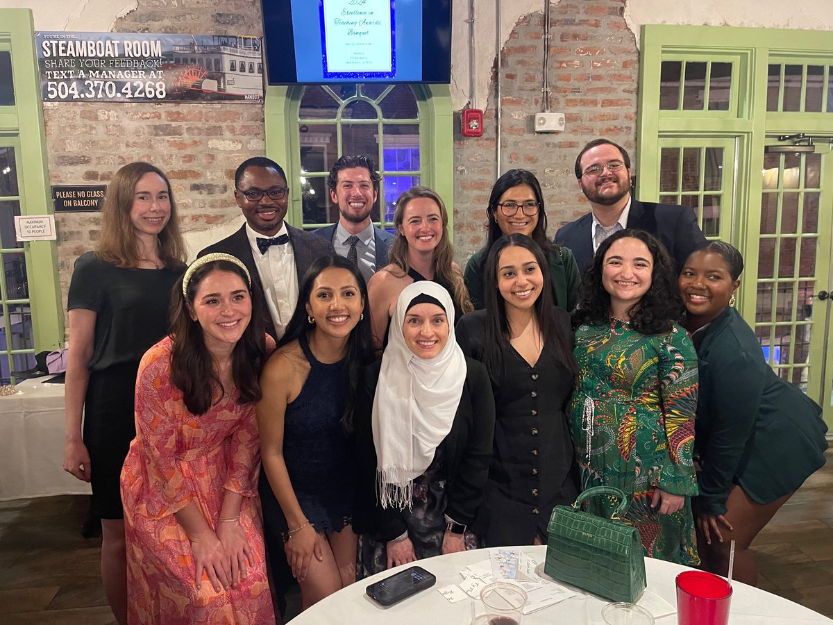 A great night celebrating our amazing teachers and mentors at our Aesculapian Society banquet 🩺👩🏻‍⚕️