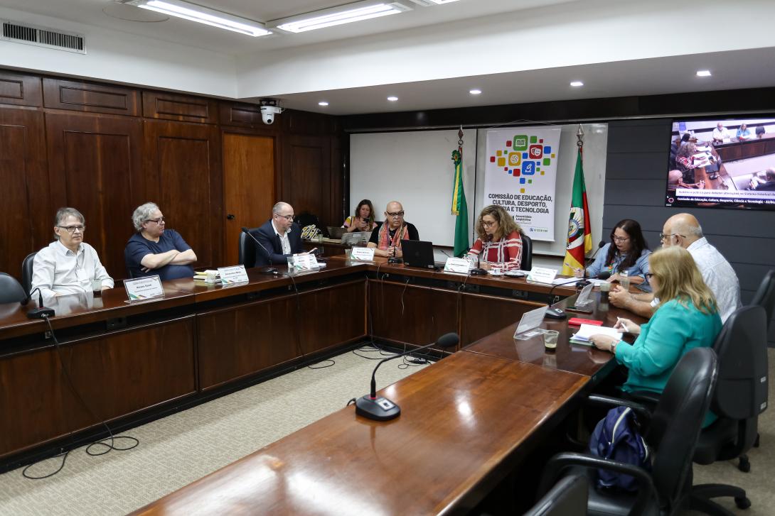 #ComissãodeEducaçãoeCultura
Audiência Pùblica discute alterações no Sistema Estadual de Cultura ww4.al.rs.gov.br/noticia/336156