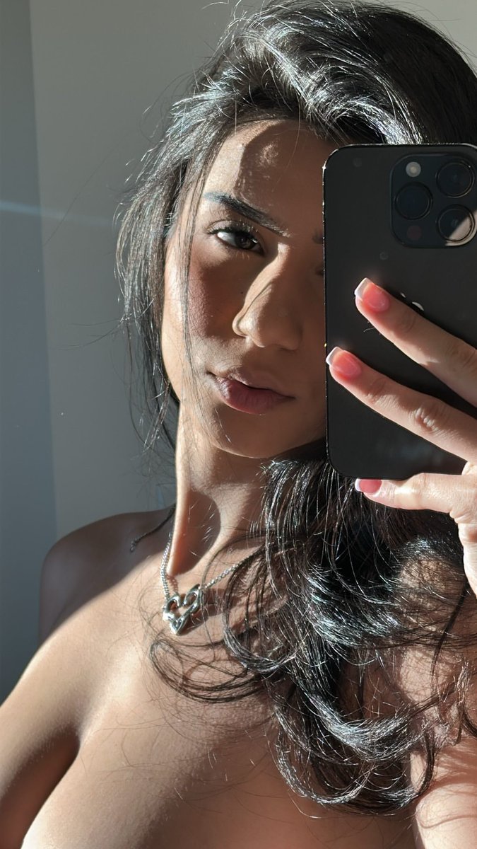 Wander_lust_lov's tweet photo. @TheRoxieSinner 
@HotProfessor_ 🥵🥵🤤🤤🤤 https://t.co/8YecU1mMTx