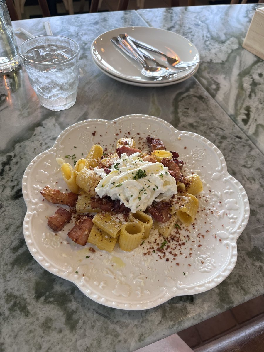jin_yooyee's tweet photo. อร่อยเพลินเกินห้ามใจ😂🍽️ https://t.co/CQ2Ft1JDAh