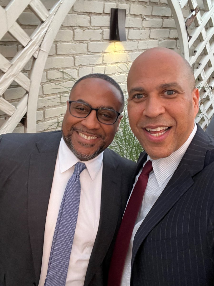 Holland_Knight's tweet photo. Earlier this week, #SportsLaw attorney Tyrone Thomas met with Senator @CoryBooker, #NCAA President @CharlieBakerMA and other #sports industry leaders to discuss next steps in the world of #college #athletics. Thanks to Tom McMillen for making this valuable conversation happen! https://t.co/HCHlTgj5N3