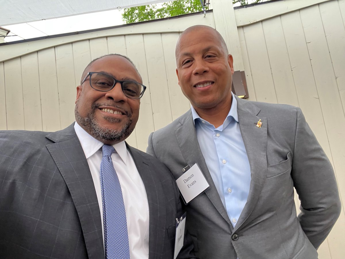 Holland_Knight's tweet photo. Earlier this week, #SportsLaw attorney Tyrone Thomas met with Senator @CoryBooker, #NCAA President @CharlieBakerMA and other #sports industry leaders to discuss next steps in the world of #college #athletics. Thanks to Tom McMillen for making this valuable conversation happen! https://t.co/HCHlTgj5N3