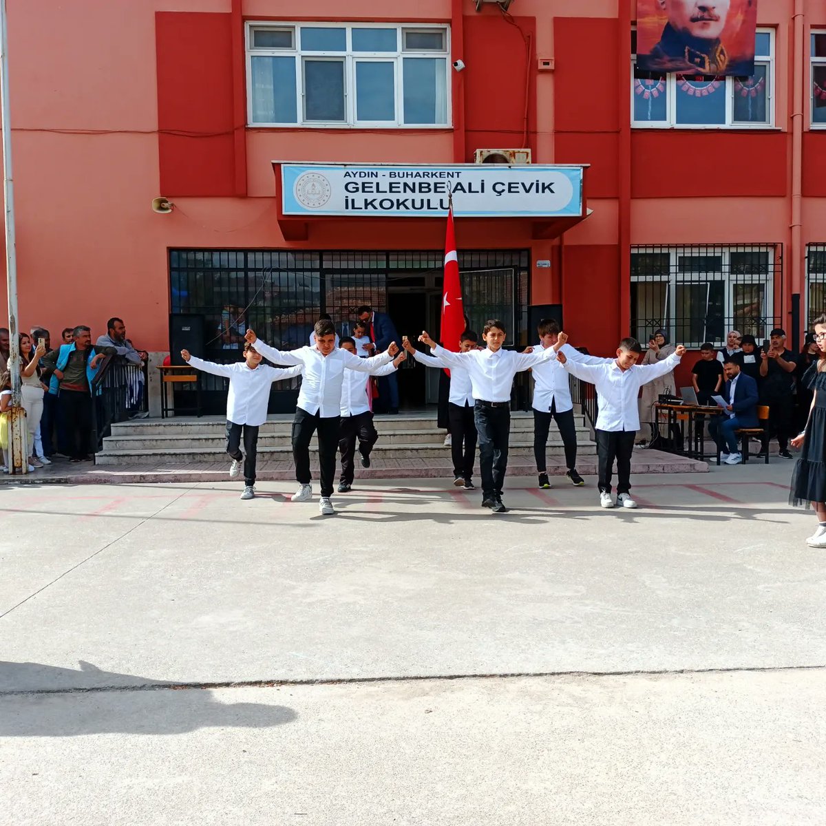 Geleceğimizin teminatı olan çocuklarımıza armağan edilen tek bayram olan 23 Nisan Ulusal Egemenlik ve Çocuk Bayramını coşkuyla kutladık.