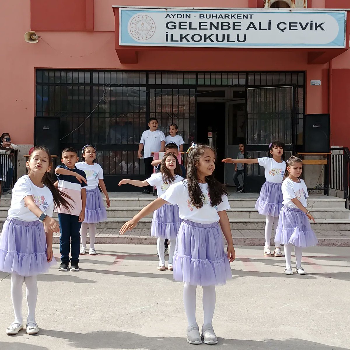 GelenbeO's tweet photo. Geleceğimizin teminatı olan çocuklarımıza armağan edilen tek bayram olan 23 Nisan Ulusal Egemenlik ve Çocuk Bayramını coşkuyla kutladık. https://t.co/Qshb8Ihc2s