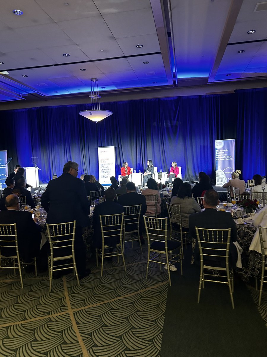 Interesting conversation about the impact of AI on hispanic businesses. Day 2 #USHCCLS24.