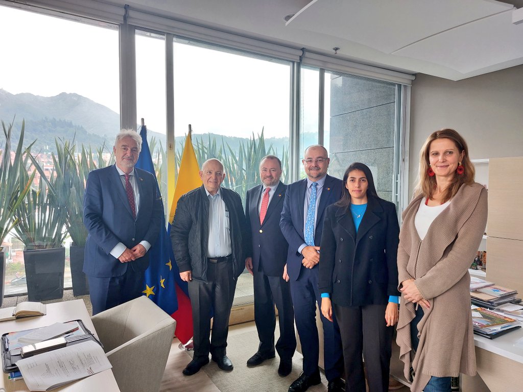 Brian Glynn, Director Ejecutivo @eu_eeas para las Américas, y Adrianus Koetsenruijter, nuevo Enviado Especial de la Unión Europea 🇪🇺 para el proceso de paz en Colombia, iniciaron su visita al país con importantes diálogos con el Canciller (e) @LuisGMurillo y con @ComisionadoPaz.