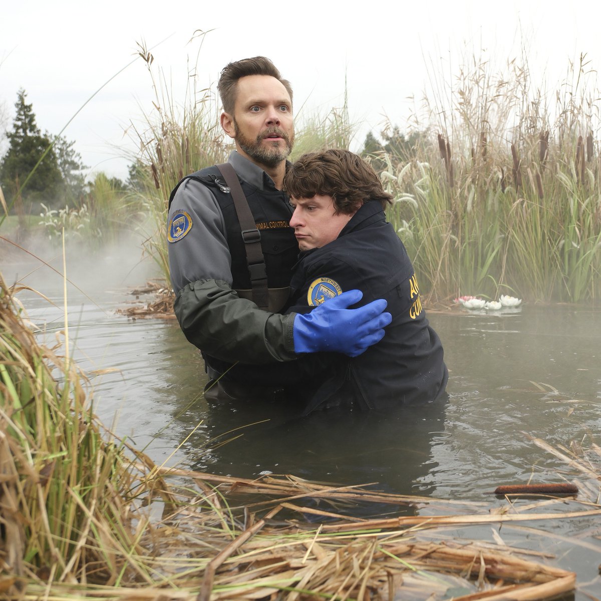 don't act so surprised, frank. we all know shred gives good hugs. 

a new episode of #animalcontrolfox drops tomorrow night on @foxtv, next day on <a href="/hulu/">Hulu</a>!