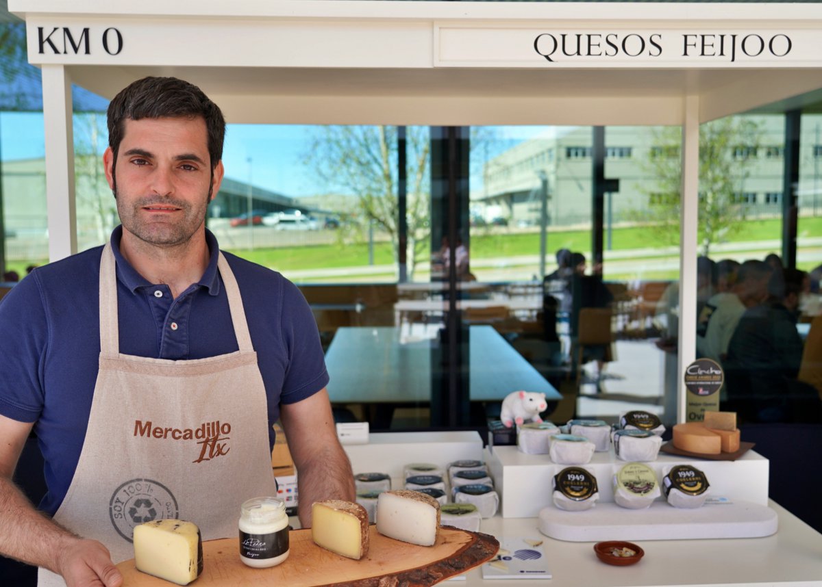 quesos_feijoo's tweet photo. ¡El Jueves día 18 participamos en el mercadillo organizado por Inditex donde pudimos compartir nuestra pasión por los quesos con los empleados! ¡Una experiencia increíble! 🧀🛍️ #ComedorInditex360  #QuesosFeijoo https://t.co/BcmmXCZQzk