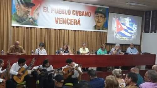 En este escenario se ha hablado varias veces de las Palabras a los intelectuales. No concibo a un artista, a un intelectual, a un creador cubano que no conozca aquel discurso que marcó la política cultural de la Revolución. #XCongresoUNEAC #SanctispíritusEnMarcha @DiazCanelB