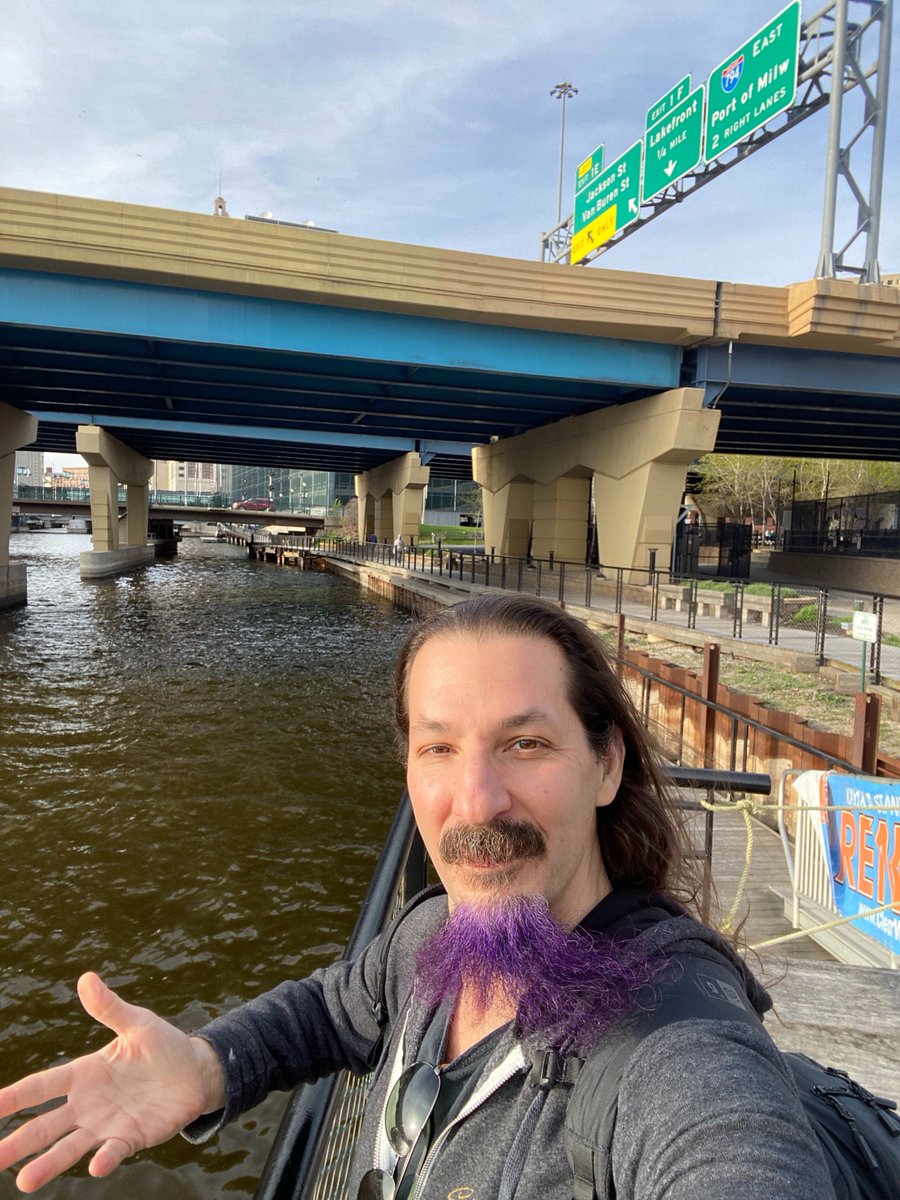 HELLO MILWAUKEE: It's amazing how you can still find new and gorgeous parts of cities you've seen over and over. Locals will know where this all is. My god, the ribs at Pat's were amazing. I recommend the Mad Dog BBQ sauce. See you tonight for a Satch-Vai show, M'waukee!