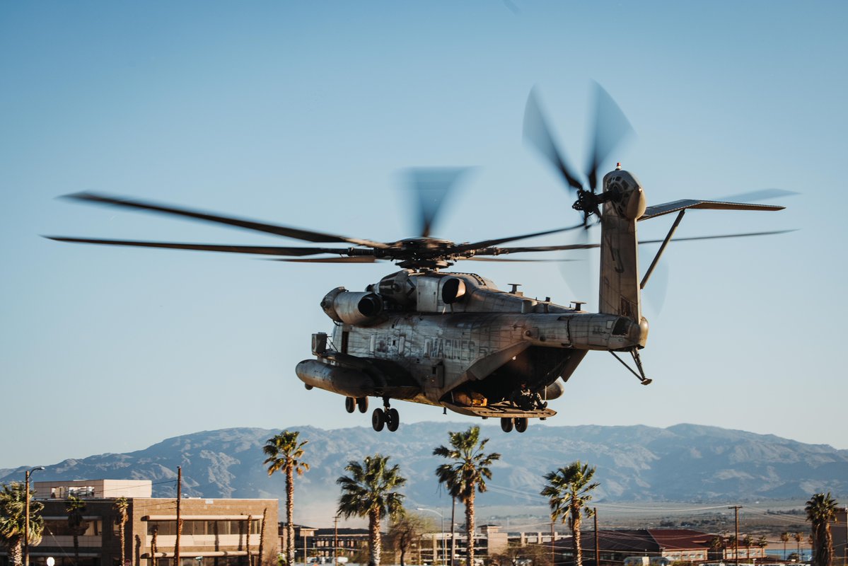 #Marines with Marine Aviation Weapons and Tactics Squadron One conduct a Noncombatant Evacuation Operation (NEO) during Weapons and Tactics Instructor Course 2-24 at @MCAGCC29Palms, April 12. The NEO gives students the opportunity to execute scenario-based training. #USMC
