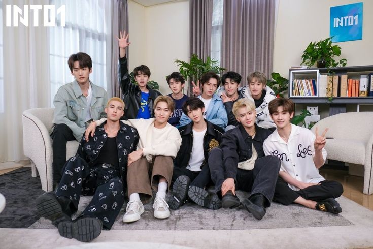 24.04.24 Happy Anniversary 3rd year🎉 INTO1 เดินทางมาถึง 3 ปีแล้วน้า เวลาเดินเร็วมากจริงๆ นับตั้งแต่วันแรกจนวันนี้ไม่เสียใจเลยที่เป็น INsider ดีใจมากๆที่ทั้ง 11 คนเติบโตอย่างดีไปเรื่อยๆ ขอบคุณที่เกิดมาให้รักมากๆนะ ทุกคนยังรอทั้ง 11 คนกลับมายืนบนเวทีเดียวกันเสมอนะ🩵💜🤍🌐 #INTO1