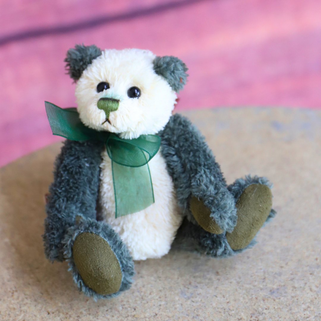 Stay cute and stylish with this adorable Charlie Bears Plaid Keyring! 🐻 

Available now: ow.ly/tw3B50RalWQ

#Charliebears #mycharliebears #bestfriendsclub #collectabletoys #collectablebears #collectiblebear #teddybearland #collection #charliebearscollection #keyring