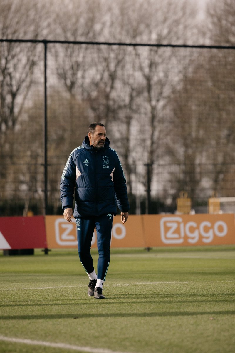 “4-3-3? That’s something we can continue to build on, as we managed to turn the 0-1 deficit into a 2-1 victory [against FC Twente]. It also gives the players the feeling we can continue in the same manner.” [John van 't Schip - Ajax TV] #Ajax