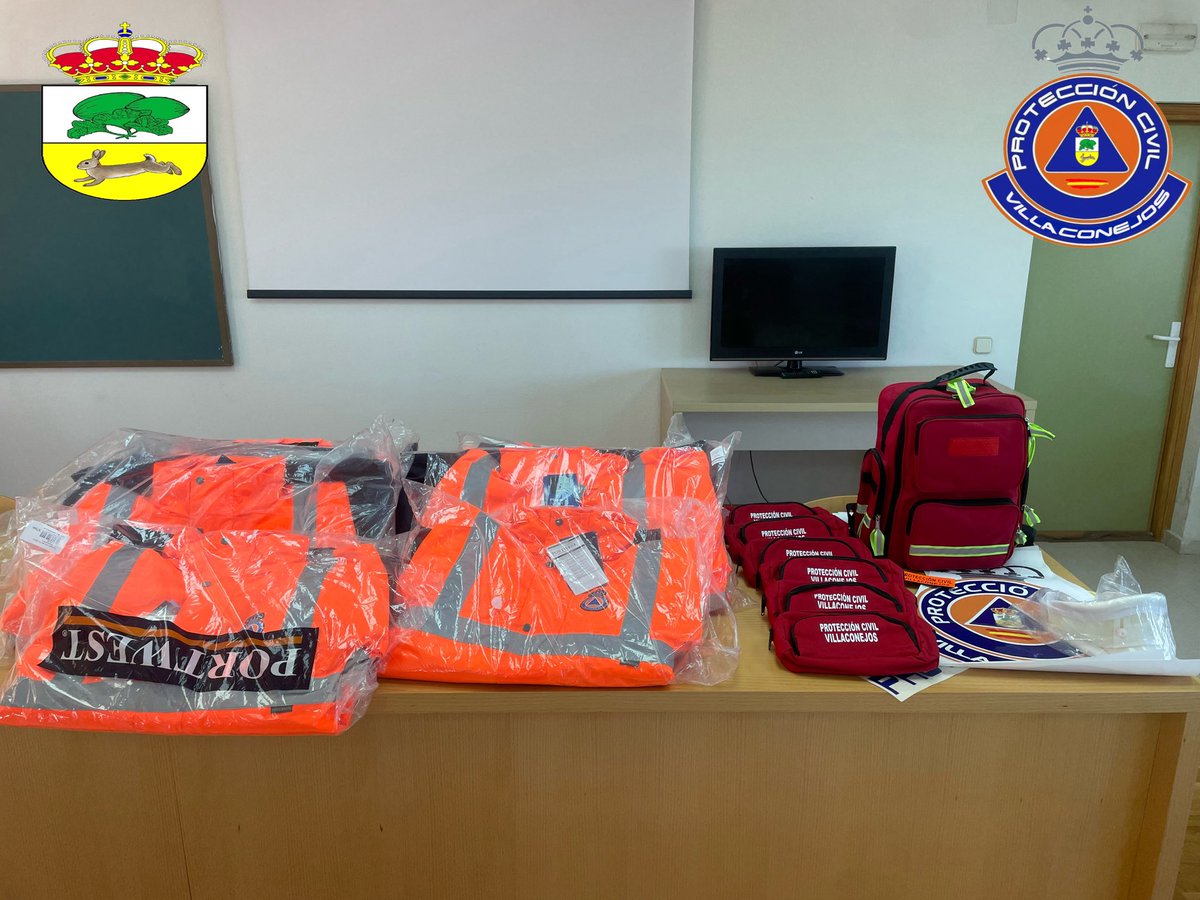 Desde la agrupación de protección civil, queremos dar las gracias al <a href="/AVillaconejos/">Ayuntamiento De Villaconejos</a>  y a nuestra concejala de seguridad ciudadana <a href="/VelascoMarga/">Marga Velasco</a>, por hacernos entrega del nuevo material el cual siempre es un placer el poder recibir

GRACIAS