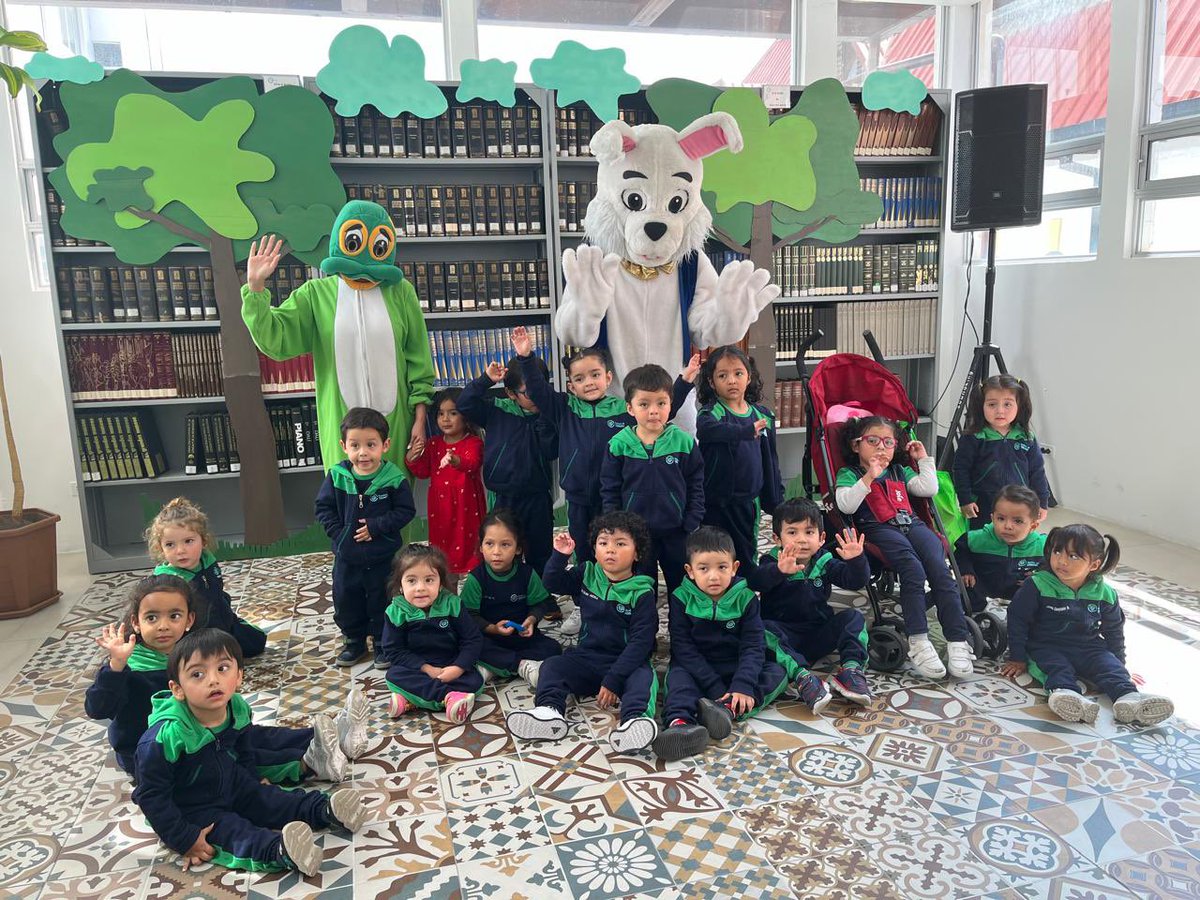 UTEoficial's tweet photo. ¡Iniciamos los festejos por el Día Internacional del Libro en la Universidad UTE! 📚 Desde las 10:00, 18 pequeños del Centro Infantil Huellas de Ternura llegaron a la Biblioteca para una mañana llena de diversión y aprendizaje.
#Ecuador #DiaInternacionalDelLibro #23DeAbril #diadellibro #DiaDelLibro2024