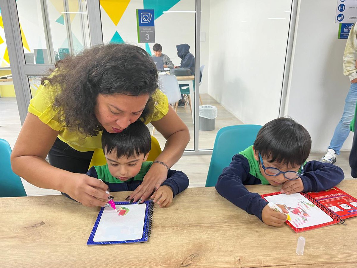 UTEoficial's tweet photo. ¡Iniciamos los festejos por el Día Internacional del Libro en la Universidad UTE! 📚 Desde las 10:00, 18 pequeños del Centro Infantil Huellas de Ternura llegaron a la Biblioteca para una mañana llena de diversión y aprendizaje.
#Ecuador #DiaInternacionalDelLibro #23DeAbril #diadellibro #DiaDelLibro2024