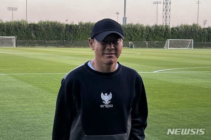 tang__kira's tweet photo. Shin Taeyong bilang kompetisi itu  kejam, kalau menang dia akan membawa rasa sakit untuk masyarakat Korea, kalau kalah dia akan mengecewakan rakyat Indonesia.

Tapi Coach Shin Taeyong bakal mempersiapkan timnas U-23 Indonesia untuk tampil terbaik melawan Korea selatan, termasuk senjata rahasia yang akan dia tunjukkan nanti di pertandingan.