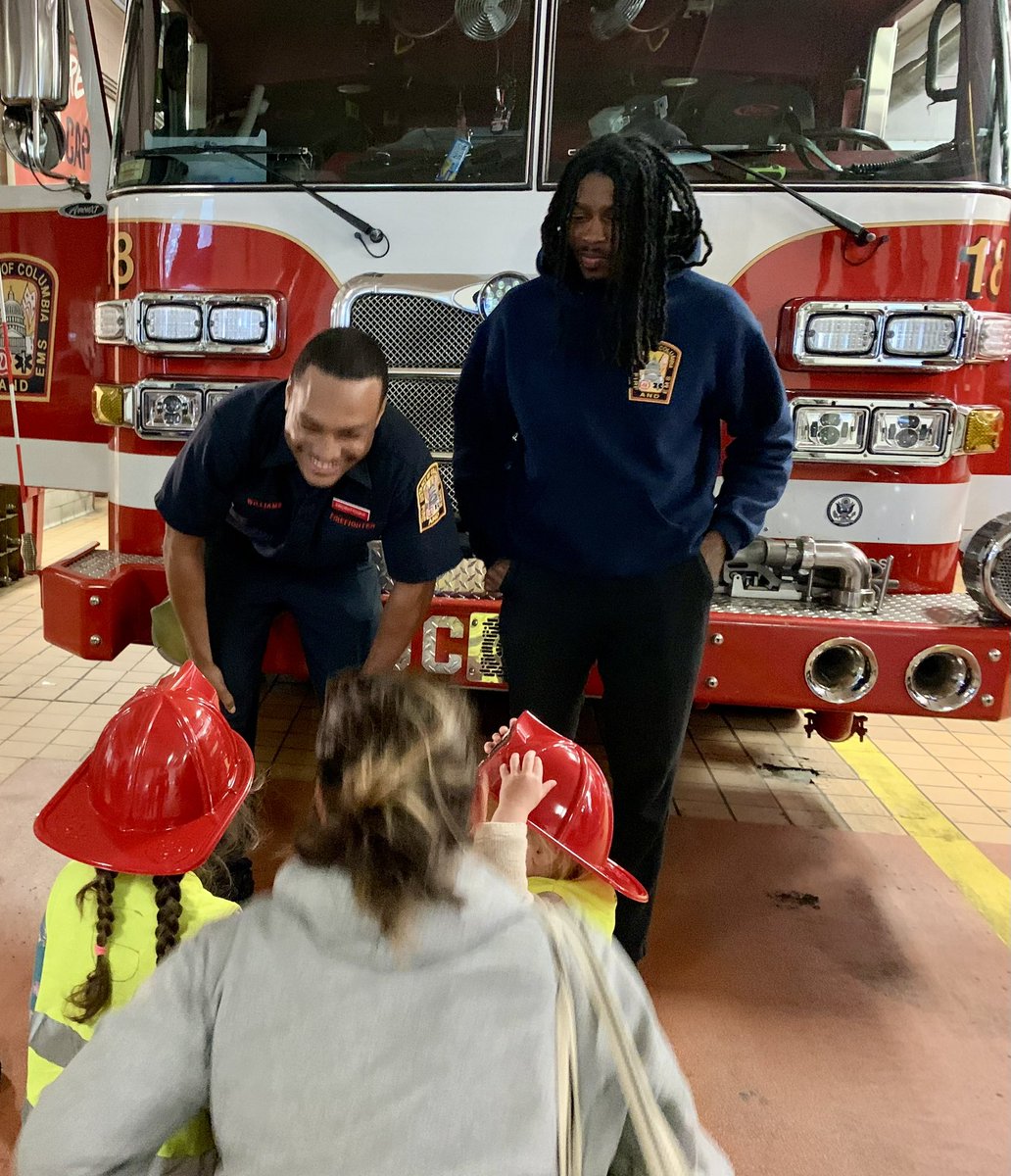 A group of children from the G St cooperative/Christ Church paid a visit to the firehouse of Engine 18 and Truck 7 on @BarracksRow. Our firefighters were delighted to welcome them and plastic fire helmets were the order of the day. Every day is a community day. #dDCsBravest