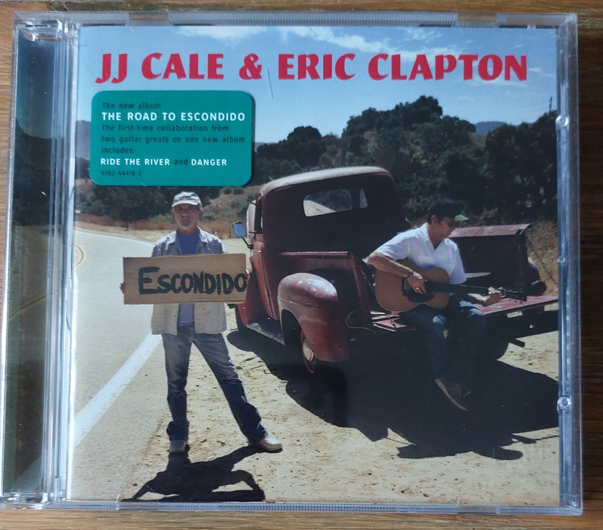 rsroestar's tweet photo. #JJCale + #EricClapton, een ideale dinsdagavond combinatie in @nachtplaten met het album #RoadToEscondido 🎸😎 #RideTheRiver https://t.co/JokJreOCmW