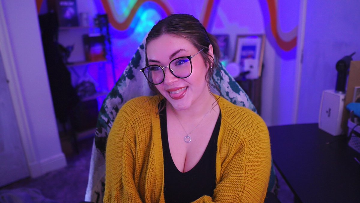 meganyy's tweet photo. Honey, I'm home!

It's time to return to @DestinyGameUK after far too long!

Live on Twitch &amp; TikTok now! https://t.co/Aj8ayg7n70