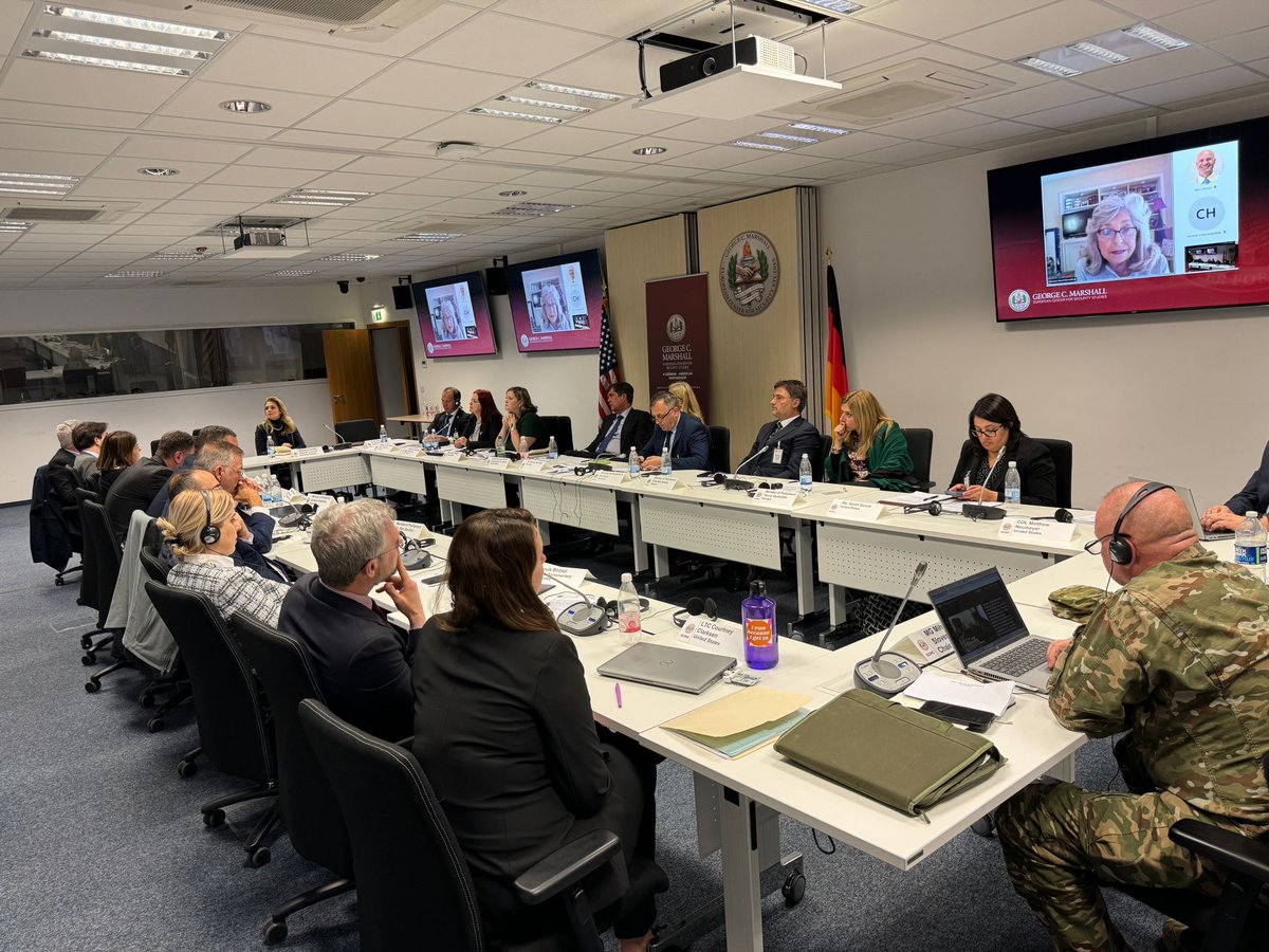 🔍Representatives from #GCMC and House Democracy Partnership convened over 15 parliamentarians from six countries, including Moldova, Georgia, and Kosovo, to explore civil-military relations and parliamentary oversight capabilities in Garmisch-Partenkirchen. @house_democracy