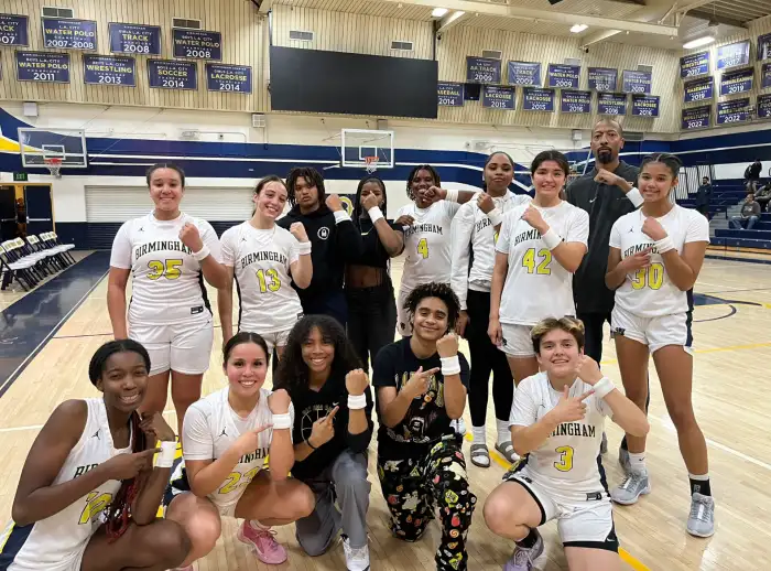 LanceSmithTPC's tweet photo. Meet SBLive's All-@CIFLACS girls basketball teams:

@mariahblakee (@WestchesterGBB) and Natalie Lopez (@BcchsGirlsBball) are co-Players of the Year 🏀 

3 teams of 10 players plus Honorable Mentions 👇

https://t.co/dAvqZfjv7O https://t.co/cJQ6ZqsfQ8