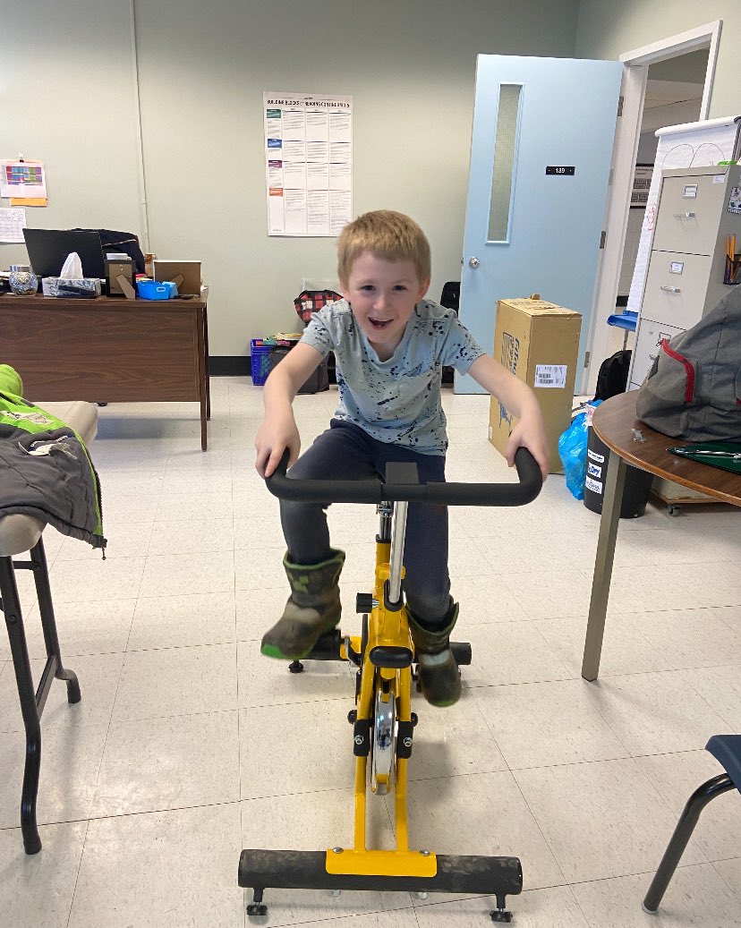 ApohaquiElem's tweet photo. Putting our new brain bike to the test! https://t.co/mpTA7ZP55h