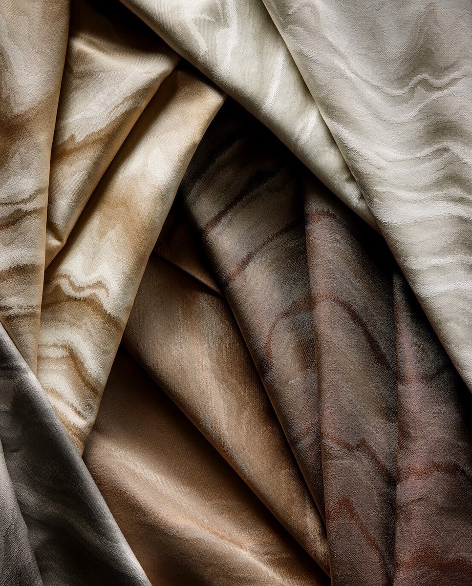 Vibrato draws inspiration from Donghia's iconic 'Antoinette' sateen, infusing it with a mesmerizing jacquard pattern of rhythmic waves.

Donghia IV.