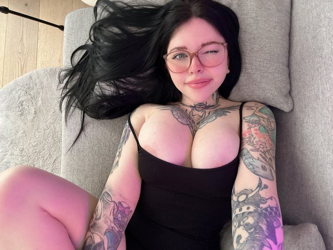 RT this if you like my glasses 😋 https://t.co/9WRNHUcl7H