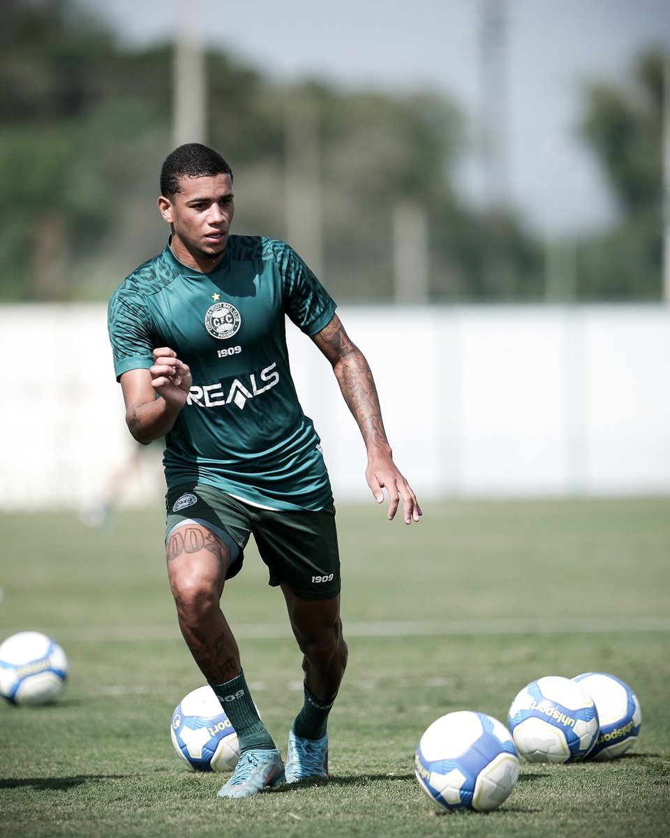 💪⚽️🇳🇬 #NascidoPraSerCoxa 📸 Gabriel Thá | Coritiba