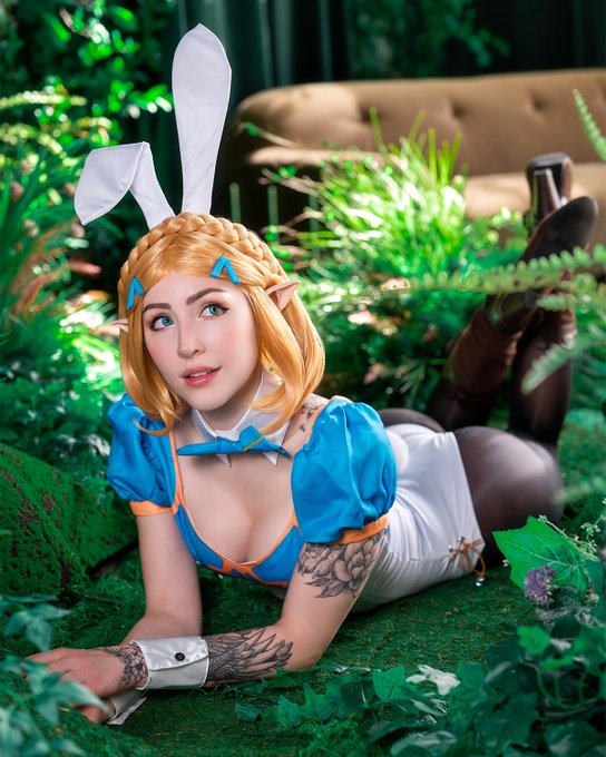 You didn't think our could escape the wrath of my bunny suit Zelda just yet did you??   Full set on my