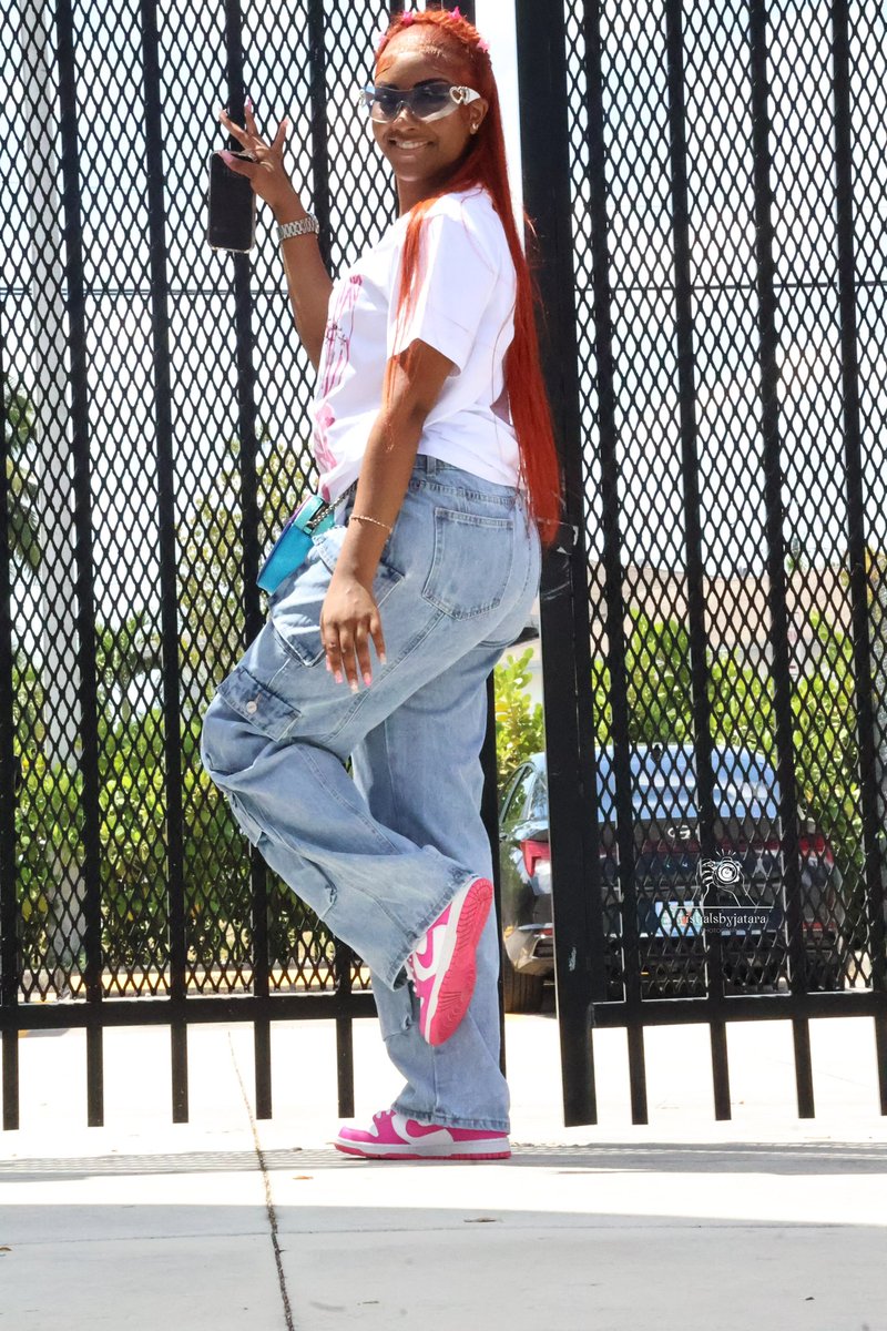 __thaarealbratt's tweet photo. ion post myself enough 😩
#gradbash2024 https://t.co/gZLIJy7idB