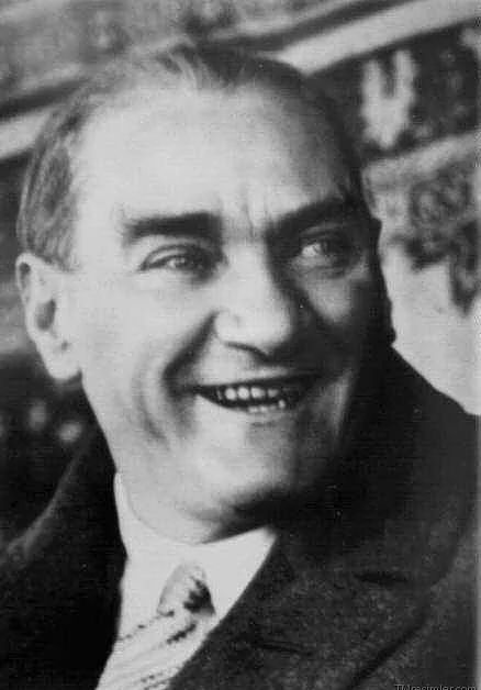 Atatürk düşmanları kudurun len bugün sizin kudurma gününüz