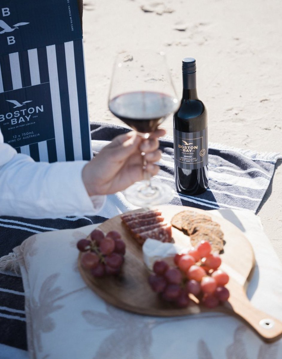 Introducing the new Boston Bay Shiraz!

Our Wrattonbully Shiraz is an indulgent ode to the full-bodied, dry reds that define our heritage.

bostonbaywines.com.au