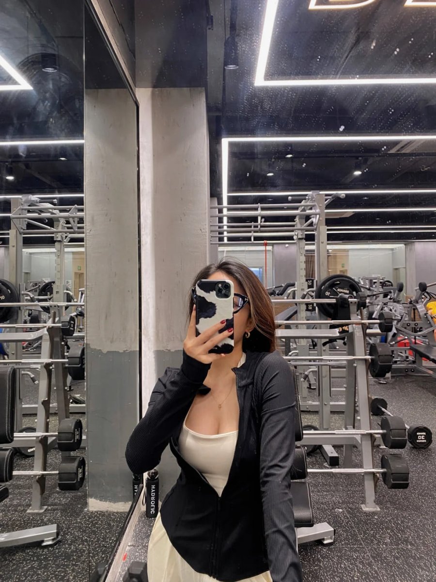 RobWiegmann's tweet photo. As soon as I enter the gym, I feel refreshed. https://t.co/bw5jmmCwun
