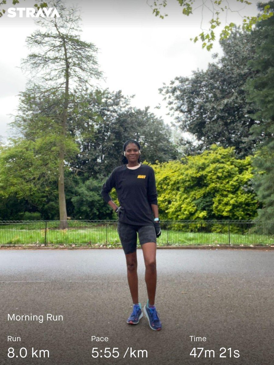 RefiloeBan's tweet photo. Hello I come back, I’m over the cold and sporadic rain & yes some of us are fragile like that. A mid run dance cause @fallyipupa01 Jupa reminded me of simpler times #RunningWithSoleAC #RunningWithTumiSole #solorunner #socialrunner #batterseapark #londonrunning https://t.co/d05dUChhHo