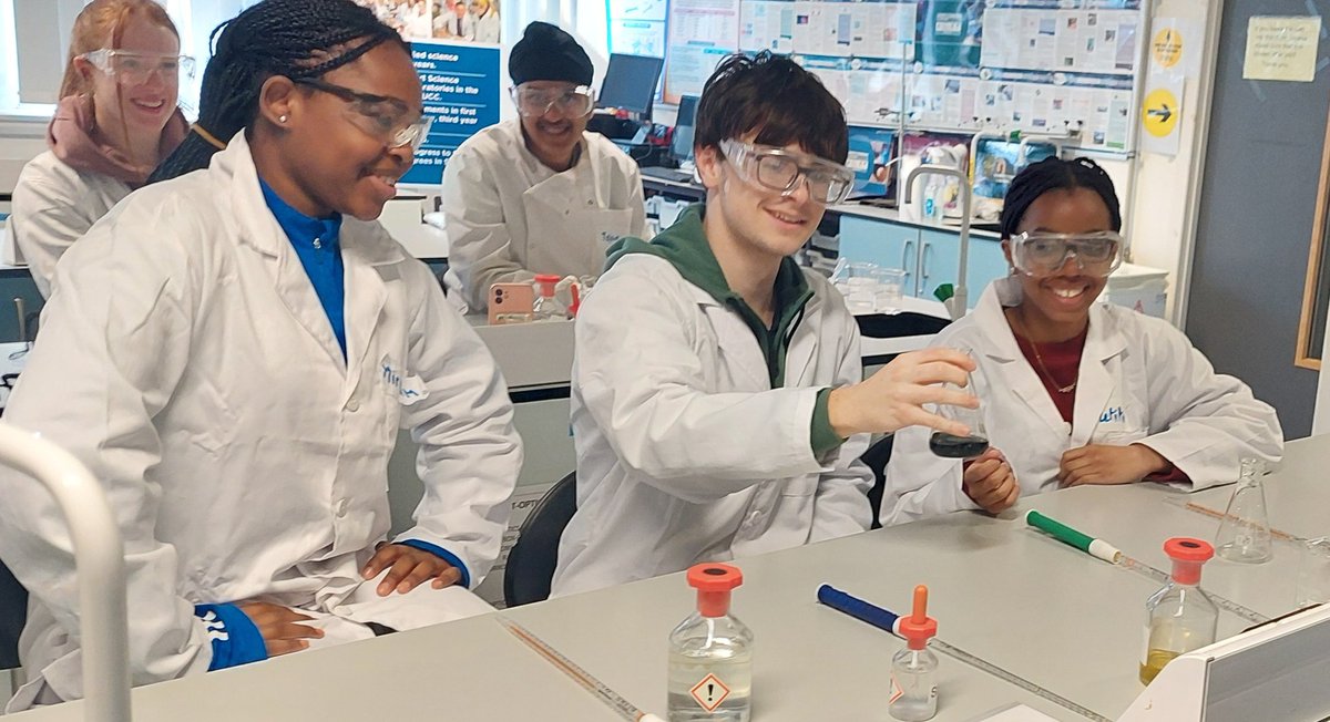 Gillian Collins tweet media