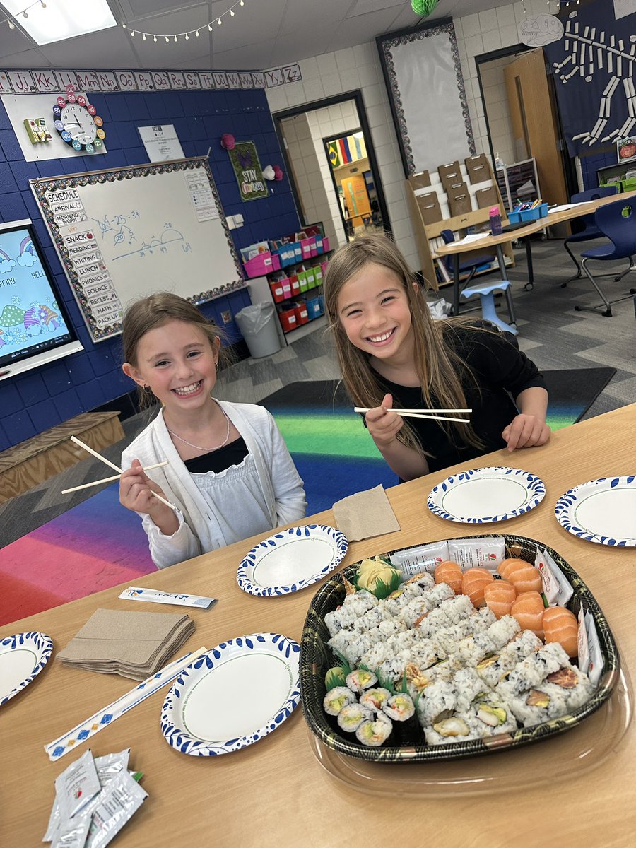 Musa2nd's tweet image. Special lunch date with these two cuties today! Thank you for the sushi Mr. and Mrs. Pierce! 🤍