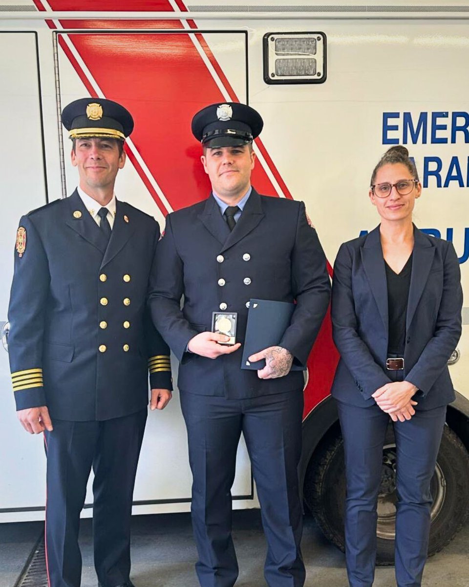 🚒🥇 Congratulations to hero fire fighter Matt Dommisse! 🥇🚒

IAFF Local 18's very own Matt Dommisse has been awarded the Vital Link Award by BCEHS for his heroic actions while off duty.

🚒 1/3