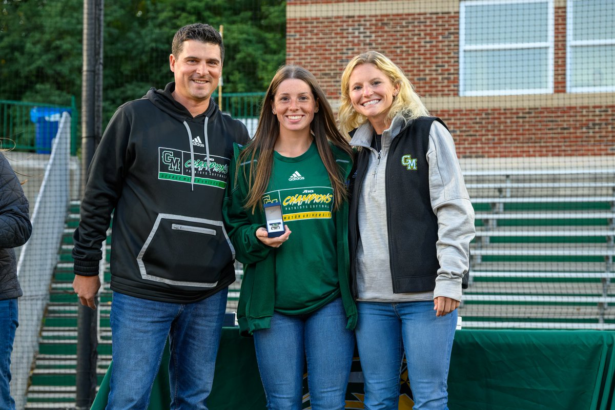 𝑺𝑬𝑵𝑰𝑶𝑹 𝑾𝑬𝑬𝑲 𝑭𝑬𝑨𝑻𝑼𝑹𝑬: 𝑺𝒀𝑫𝑵𝑬𝒀 𝑩𝑨𝑳𝑬𝑺

Each day, we will highlight a senior on our team in the leadup to Saturday's Senior Day celebration. Next up up: Sydney!

#Team47🥎🔰 | #MasonSoftballSeniorDay24