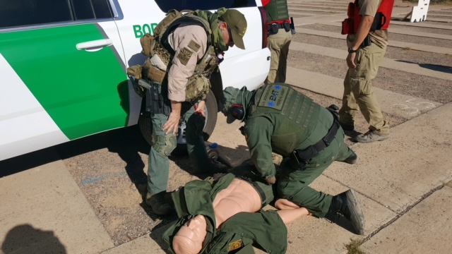 Veteran trauma doctor Sydney Vail, M.D., shares insights on tactical medicine for law enforcement and how agencies can build a TacMed program. loom.ly/C18260g

#policeofficer #lawenforcement #policetraining #policeofficersafety #tourniquet #tacmed #TCCC #swat