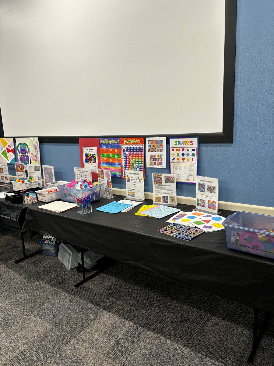 Suncoast Remake Learning Days Math Art at Fruitville library #remakedays <a href="/ThePattersonFdn/">The Patterson Foundation</a> <a href="/SuncoastCGLR/">Suncoast GL Reading</a>